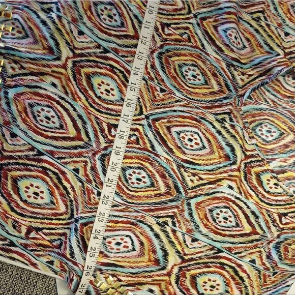 BCBG MAXAZRIA short sleeve blouse with gold stud accent - Picture 7 of 9